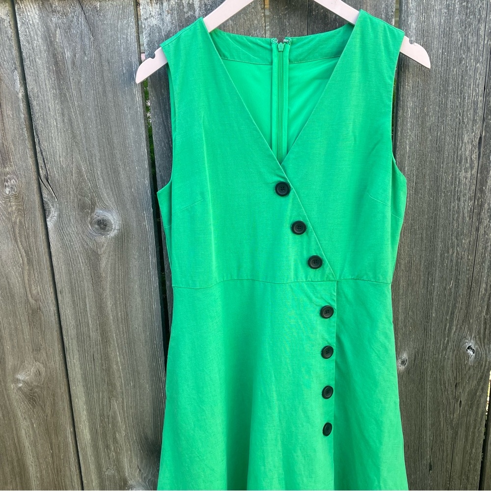 Vintage Kelly Green Dress with Asymmetrical Buttons Med/large